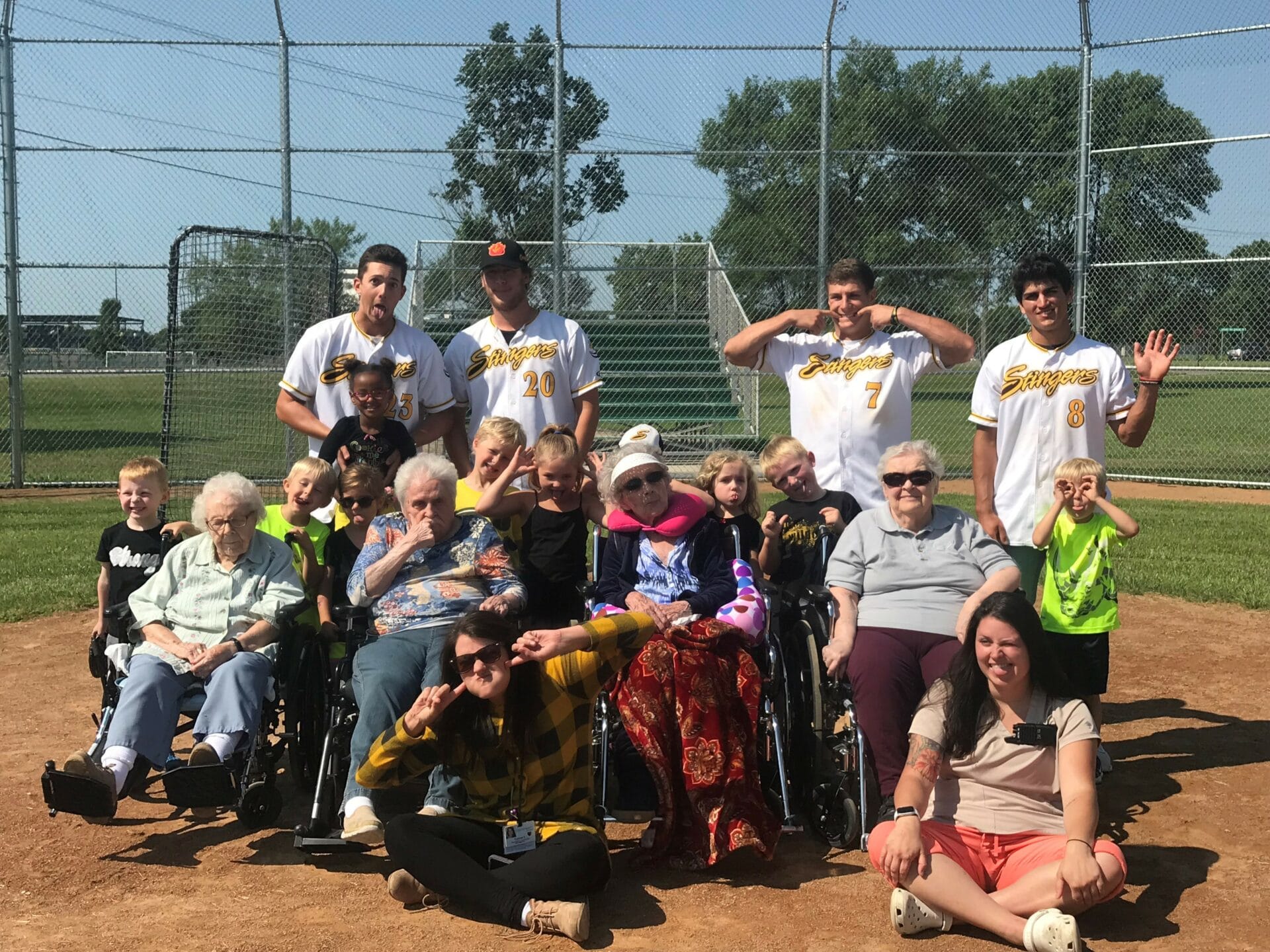 Loving Arms / Praise & Play / Discovery Hill Vinje Lutheran Church